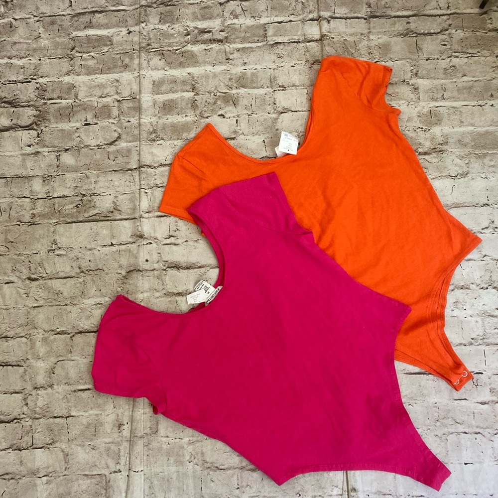 NWT Bundle of two bodysuits orange and pink size XL